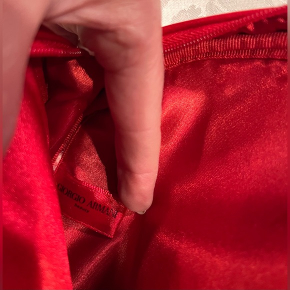 Giorgi Armani Beauty Red Round Cosmetic Pouch New - Picture 6 of 6